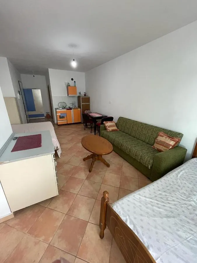 Aldi'S Apartment Golem